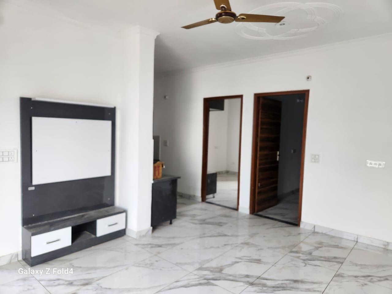 Ready To Move 2 BHK Flats Buildup in 103 Gaj